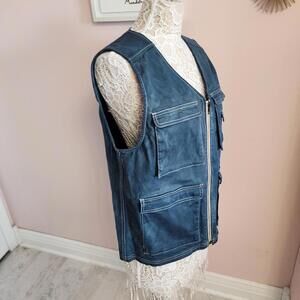 LKNW UNITED BY BLUE vest blue in color unique M mens womans?? RR3